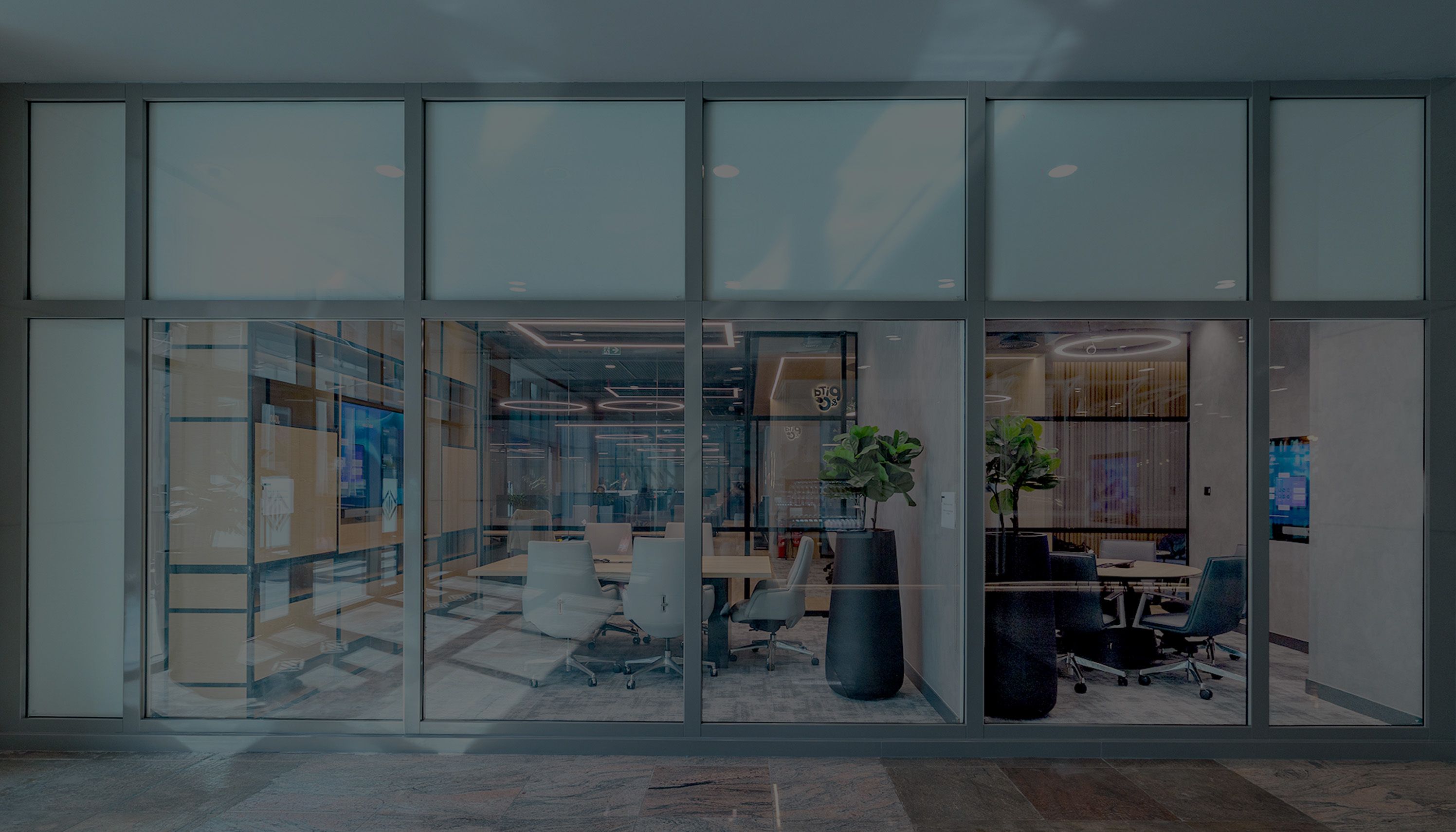 Lockton DIFC KPS interior fit out company UAE