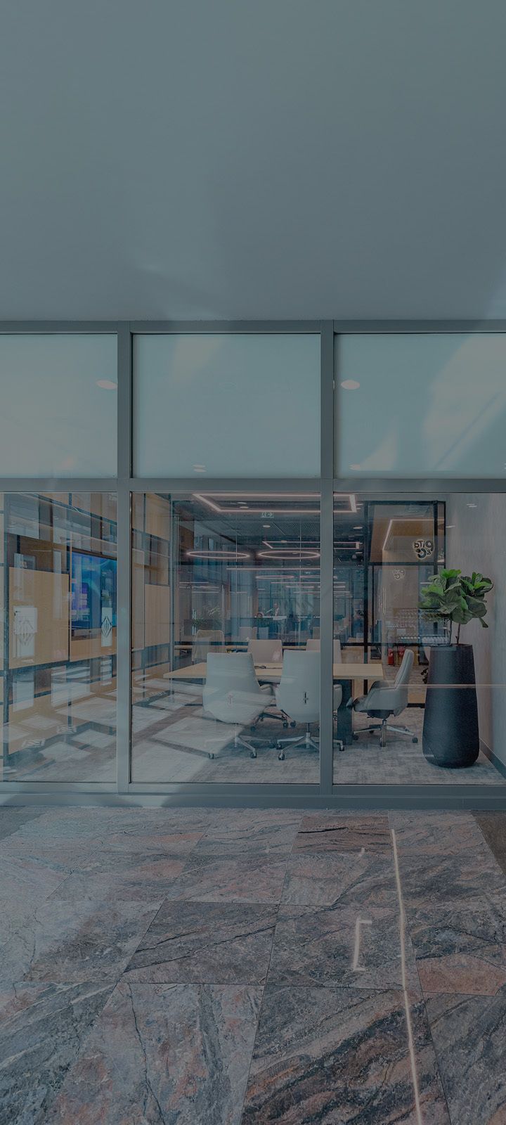Lockton DIFC KPS interior fit out company Dubai